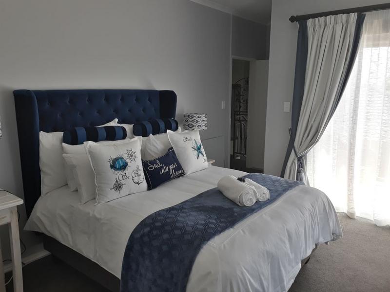 5 Bedroom Property for Sale in Country Club Western Cape